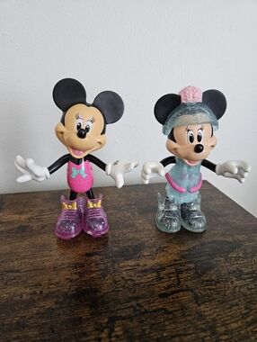 Disney Minnie Mouse Snap And Style Figures - Pink And Blue | Winter